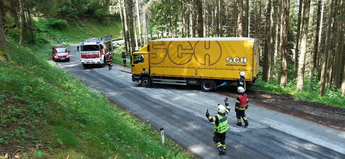 Lkw Bergung In Unterwei Enbach Bezirk Freistadt